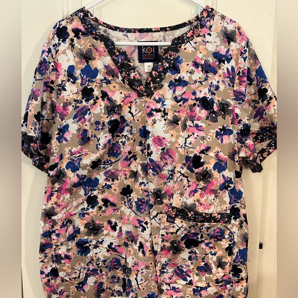 NWOT Koi Women’s Scrub Top